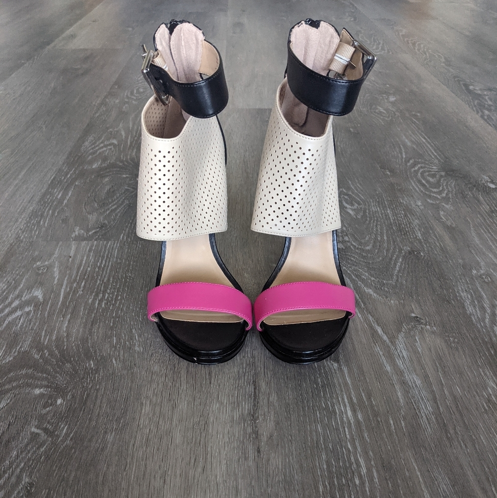 Juicy Couture TRI Color Sandals